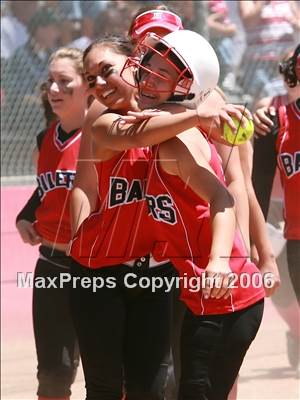 Thumbnail 3 in Watsonville vs San Benito (D1 Section Final) photogallery.