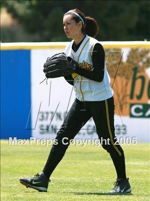Thumbnail 3 in Watsonville vs San Benito (D1 Section Final) photogallery.