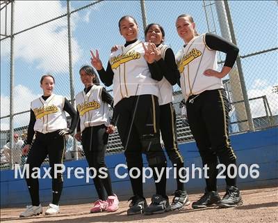 Thumbnail 3 in Watsonville vs San Benito (D1 Section Final) photogallery.