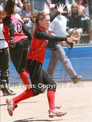 Thumbnail 3 in Watsonville vs San Benito (D1 Section Final) photogallery.