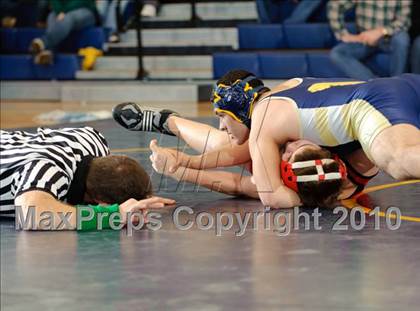 Thumbnail 2 in Quad Meet:  Hoopa/Arcata/Ferndale @ Del Norte photogallery.