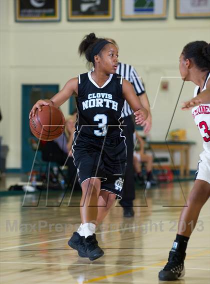 Thumbnail 3 in Harvard-Westlake vs Clovis North (Santa Barbara Tournament of Champions) photogallery.