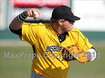 Thumbnail 2 in Bishop Verot vs. Dunnellon (Sarasota Classic) photogallery.
