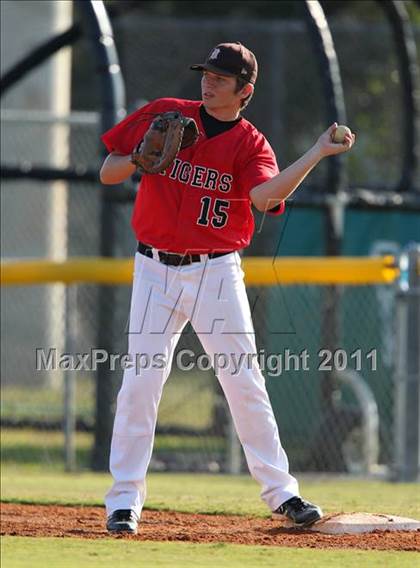 Thumbnail 1 in Bishop Verot vs. Dunnellon (Sarasota Classic) photogallery.