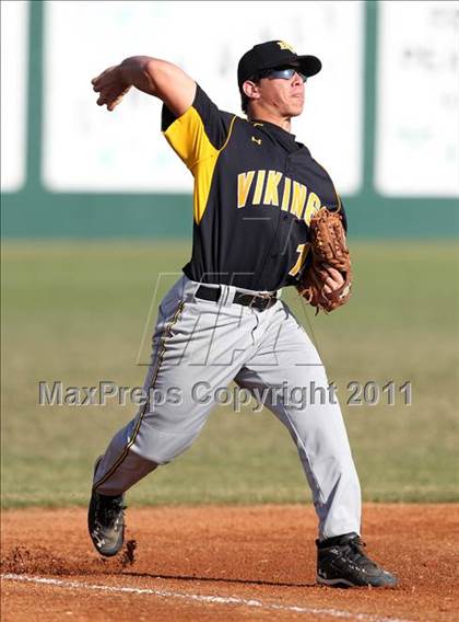 Thumbnail 2 in Bishop Verot vs. Dunnellon (Sarasota Classic) photogallery.