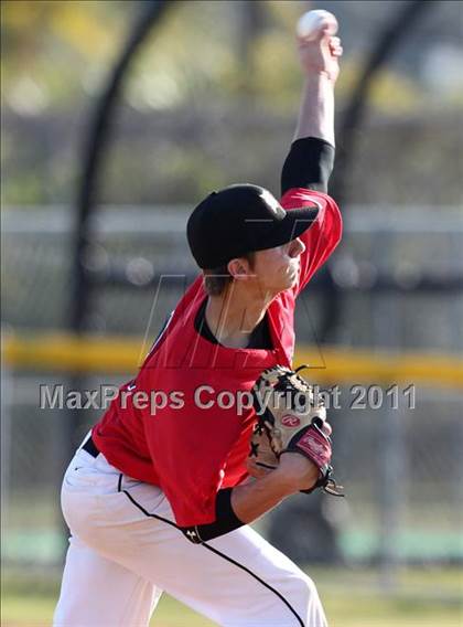 Thumbnail 3 in Bishop Verot vs. Dunnellon (Sarasota Classic) photogallery.