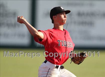 Thumbnail 3 in Bishop Verot vs. Dunnellon (Sarasota Classic) photogallery.