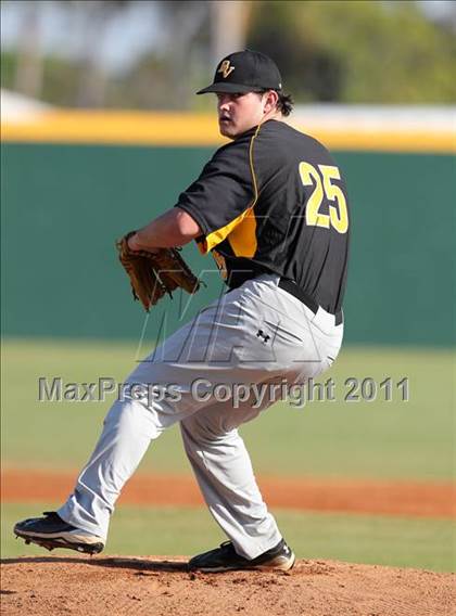 Thumbnail 1 in Bishop Verot vs. Dunnellon (Sarasota Classic) photogallery.