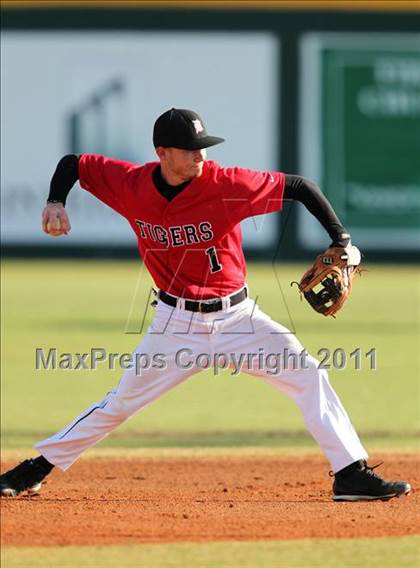 Thumbnail 1 in Bishop Verot vs. Dunnellon (Sarasota Classic) photogallery.