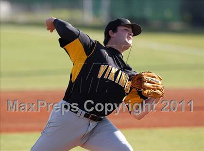 Thumbnail 2 in Bishop Verot vs. Dunnellon (Sarasota Classic) photogallery.