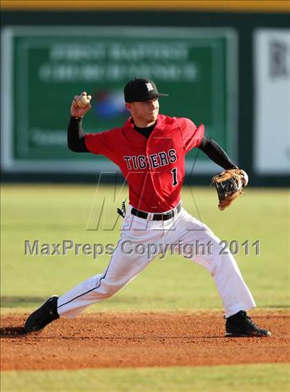 Thumbnail 3 in Bishop Verot vs. Dunnellon (Sarasota Classic) photogallery.
