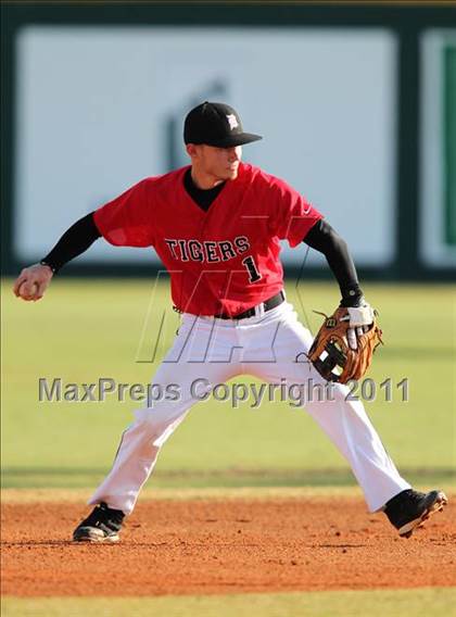 Thumbnail 3 in Bishop Verot vs. Dunnellon (Sarasota Classic) photogallery.