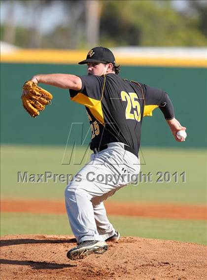 Thumbnail 3 in Bishop Verot vs. Dunnellon (Sarasota Classic) photogallery.