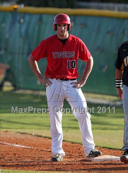 Thumbnail 3 in Bishop Verot vs. Dunnellon (Sarasota Classic) photogallery.