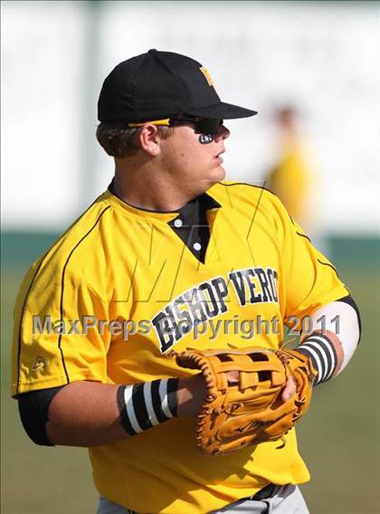 Thumbnail 3 in Bishop Verot vs. Dunnellon (Sarasota Classic) photogallery.