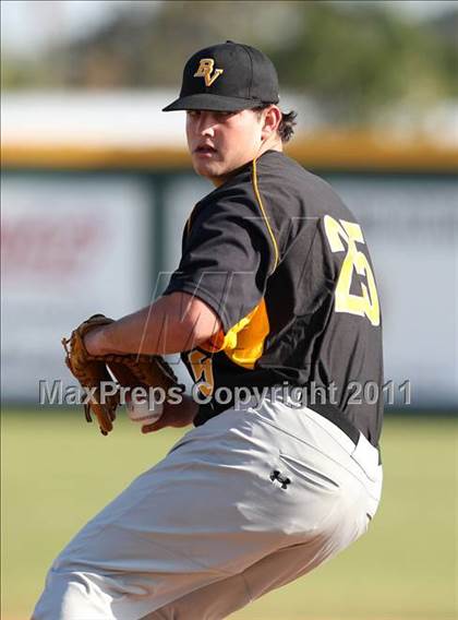 Thumbnail 3 in Bishop Verot vs. Dunnellon (Sarasota Classic) photogallery.