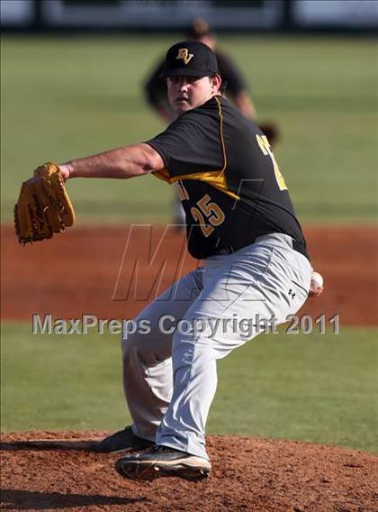 Thumbnail 2 in Bishop Verot vs. Dunnellon (Sarasota Classic) photogallery.