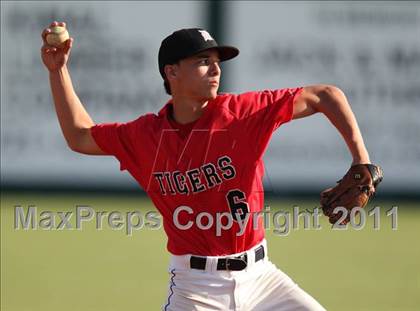 Thumbnail 2 in Bishop Verot vs. Dunnellon (Sarasota Classic) photogallery.