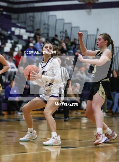 Thumbnail 1 in Mahanoy Area vs Shamokin Area (Bob Probert Tournament) photogallery.
