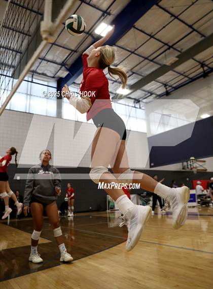 Thumbnail 2 in Orange Lutheran vs. Canyon del Oro (Lancer Invitational) photogallery.
