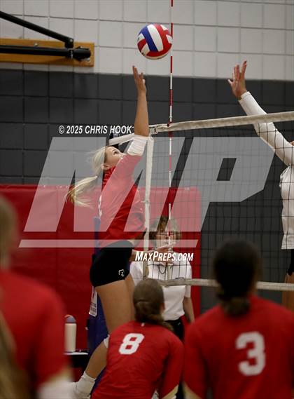 Thumbnail 2 in Orange Lutheran vs. Canyon del Oro (Lancer Invitational) photogallery.