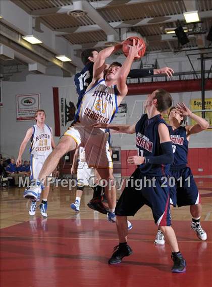 Thumbnail 3 in Ripon Christian vs. Vacaville Christian (CIF SJS D5 Semifinals) photogallery.