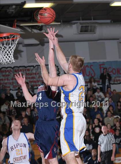 Thumbnail 3 in Ripon Christian vs. Vacaville Christian (CIF SJS D5 Semifinals) photogallery.