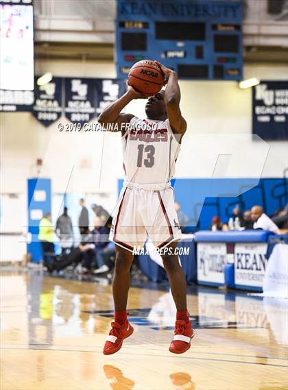 Thumbnail 3 in American History vs. Roselle Catholic (Metro Classic) photogallery.