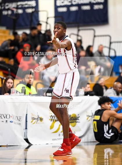 Thumbnail 2 in American History vs. Roselle Catholic (Metro Classic) photogallery.