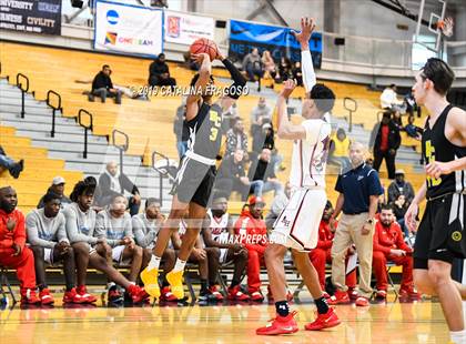 Thumbnail 1 in American History vs. Roselle Catholic (Metro Classic) photogallery.