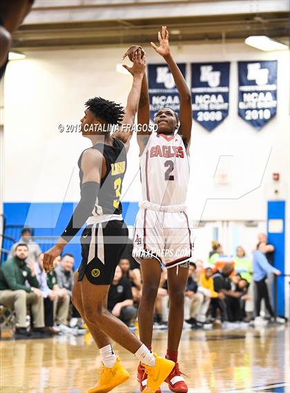 Thumbnail 2 in American History vs. Roselle Catholic (Metro Classic) photogallery.