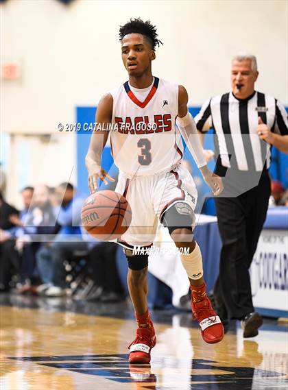 Thumbnail 2 in American History vs. Roselle Catholic (Metro Classic) photogallery.