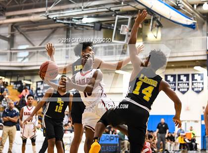 Thumbnail 2 in American History vs. Roselle Catholic (Metro Classic) photogallery.