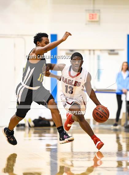 Thumbnail 2 in American History vs. Roselle Catholic (Metro Classic) photogallery.