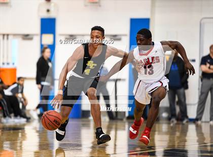 Thumbnail 2 in American History vs. Roselle Catholic (Metro Classic) photogallery.