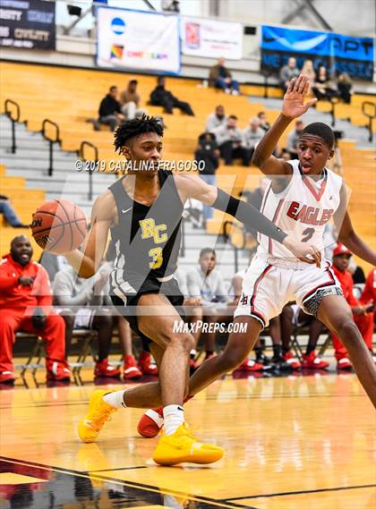 Thumbnail 3 in American History vs. Roselle Catholic (Metro Classic) photogallery.