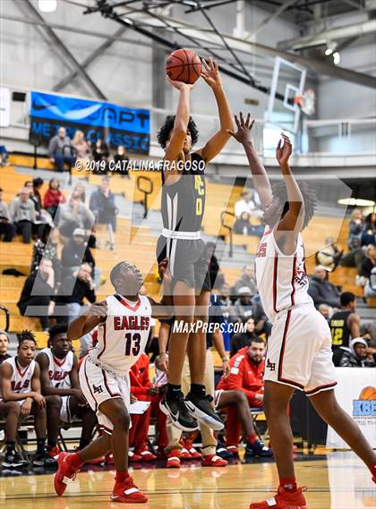 Thumbnail 2 in American History vs. Roselle Catholic (Metro Classic) photogallery.