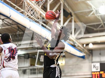 Thumbnail 2 in American History vs. Roselle Catholic (Metro Classic) photogallery.