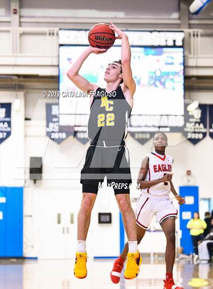 Thumbnail 3 in American History vs. Roselle Catholic (Metro Classic) photogallery.
