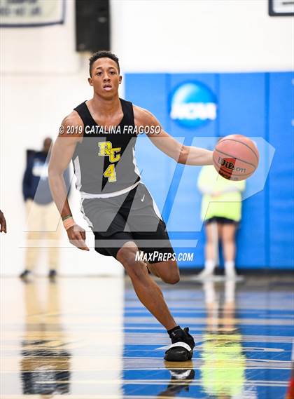 Thumbnail 3 in American History vs. Roselle Catholic (Metro Classic) photogallery.