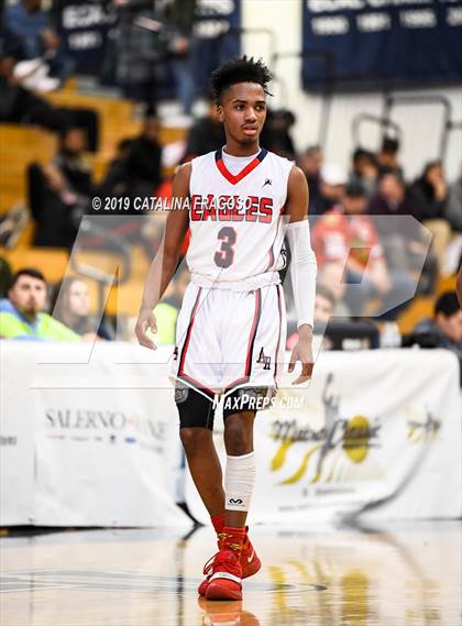 Thumbnail 2 in American History vs. Roselle Catholic (Metro Classic) photogallery.