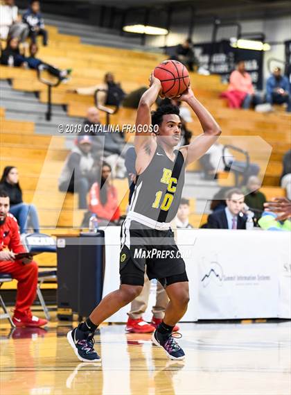 Thumbnail 2 in American History vs. Roselle Catholic (Metro Classic) photogallery.