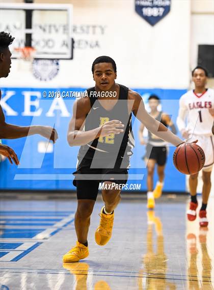 Thumbnail 2 in American History vs. Roselle Catholic (Metro Classic) photogallery.