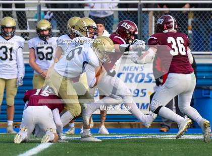 Thumbnail 3 in North Shore vs. Bayport-Blue Point photogallery.