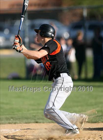 Thumbnail 2 in McHenry vs. Harlem photogallery.