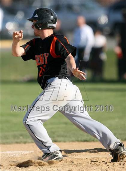 Thumbnail 1 in McHenry vs. Harlem photogallery.
