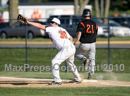 Thumbnail 2 in McHenry vs. Harlem photogallery.