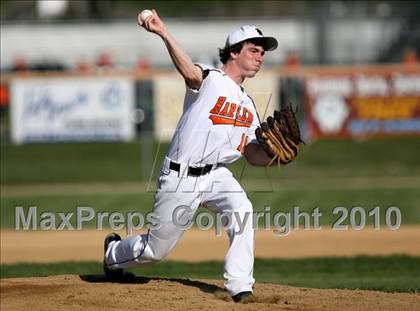 Thumbnail 1 in McHenry vs. Harlem photogallery.