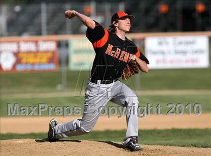 Thumbnail 2 in McHenry vs. Harlem photogallery.