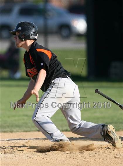 Thumbnail 3 in McHenry vs. Harlem photogallery.
